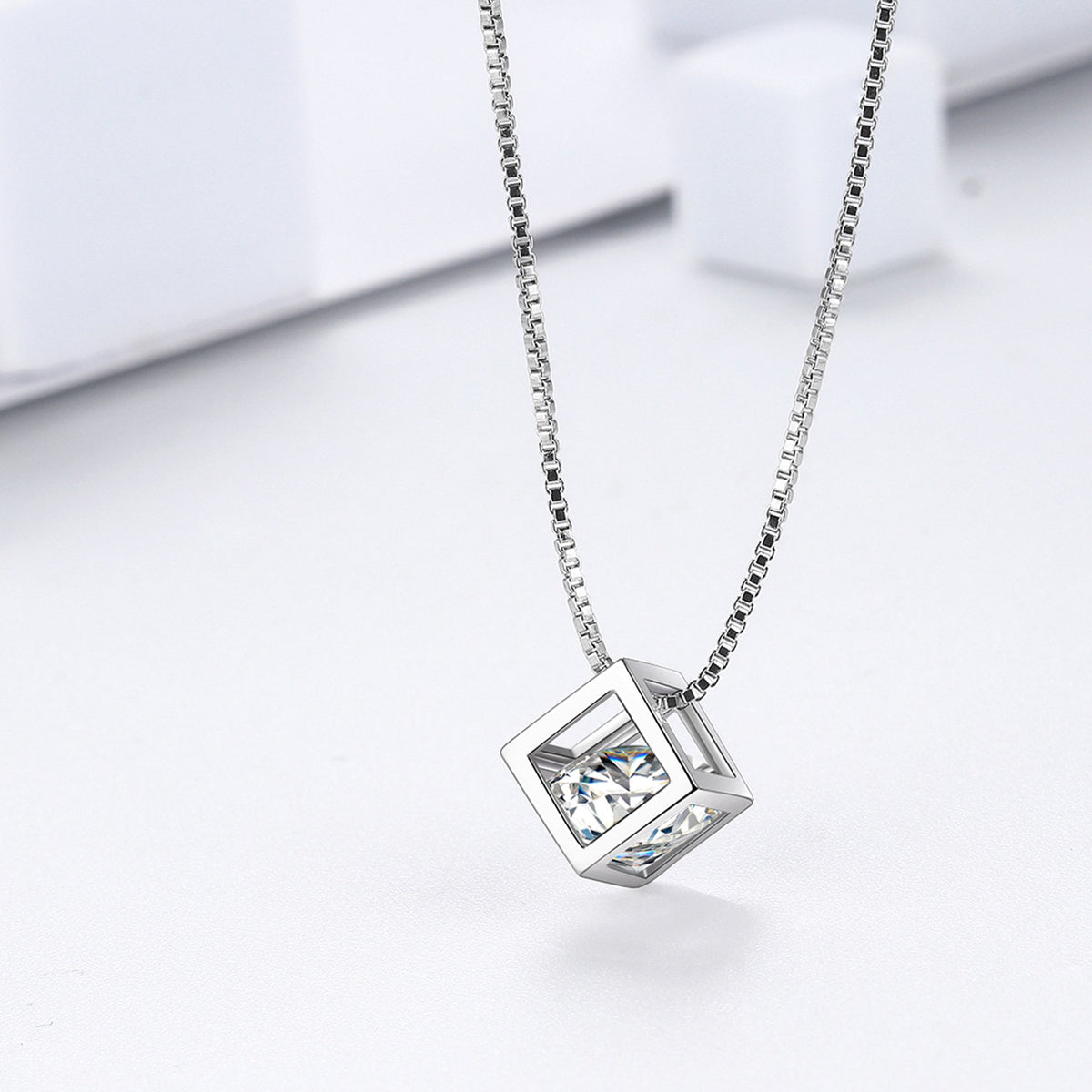 Beautlace Collier avec pierre de naissance en argent sterling 925, pendentif cube 3D, pierre de naissance, bijoux d'anniversaire, cadeaux de Noël pour femmes et filles 