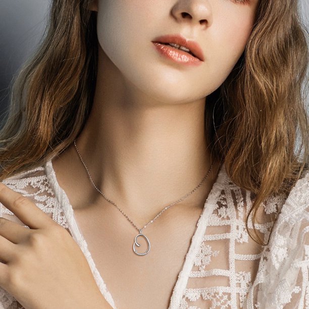 Beautlace Collier avec lettres initiales – Argent sterling 925 avec pendentif personnalisé avec nom de l'alphabet et cristal CZ, bijoux pour la fête des mères, la Saint-Valentin, Noël, un anniversaire, pour sa maman, sa femme, sa petite amie 