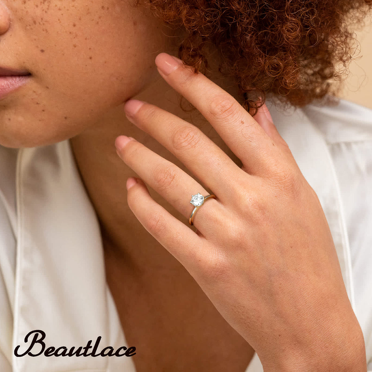 Beautlace Bague de fiançailles solitaire classique en moissanite 1 carat pour femme, alliance en argent sterling 925 avec plaqué or 18 carats, bague réglable à 6 griffes en diamant rond 